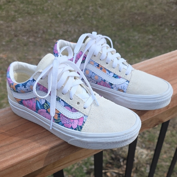 Vans Shoes - Vans Old Skool Shoe, Suede, Size 5.5